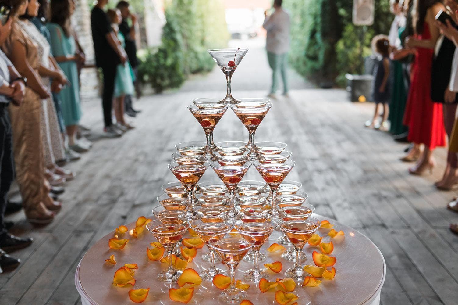 Пирамида из бокалов