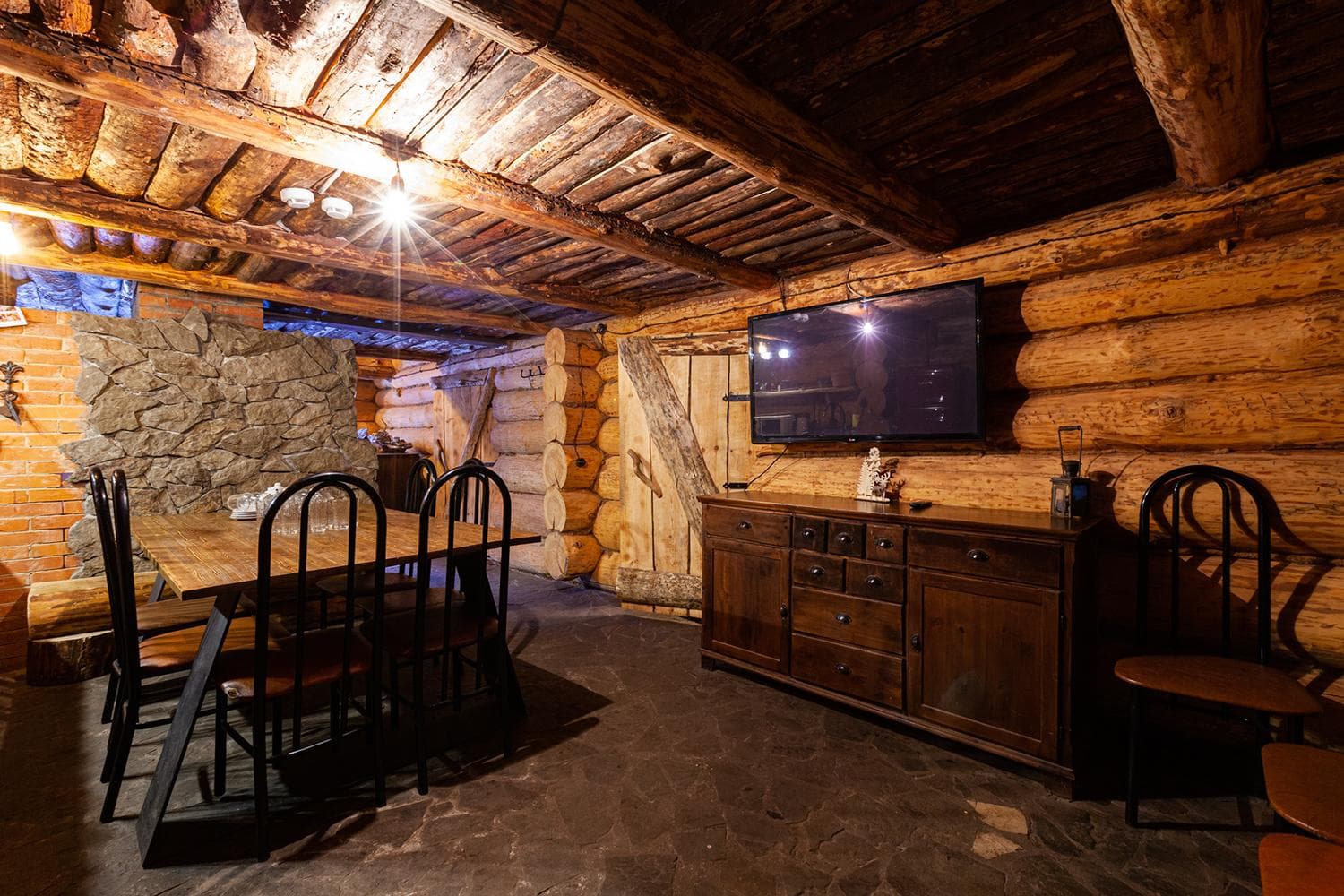 Русский дом внутри