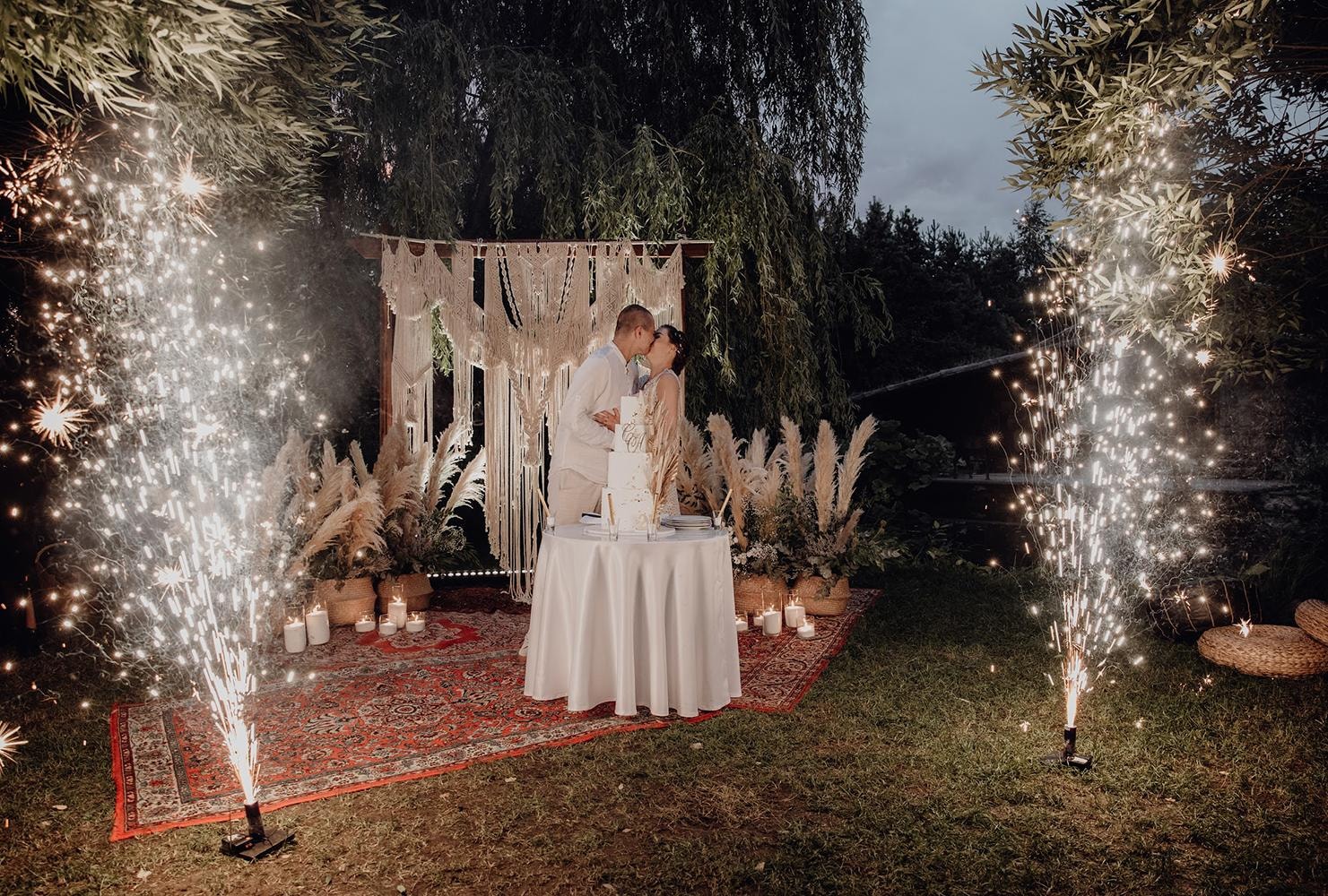 Зона церемоний с фейерверками