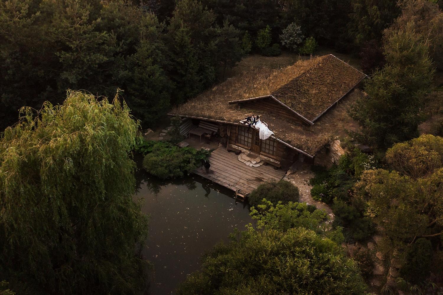 Молодожены на крыше