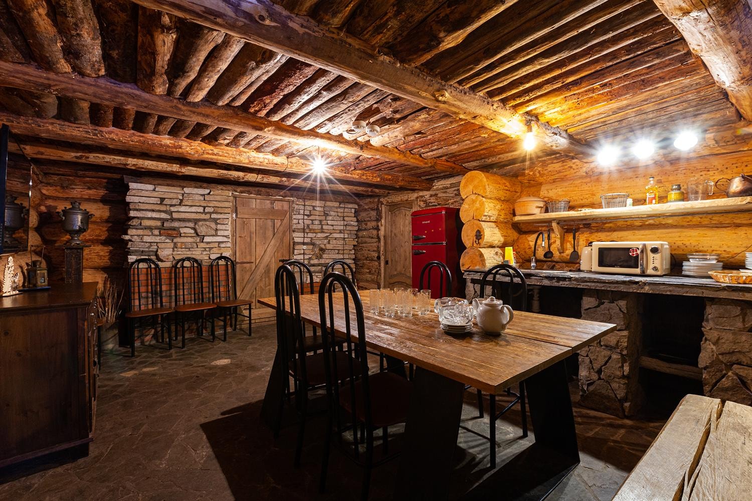 Русский дом внутри